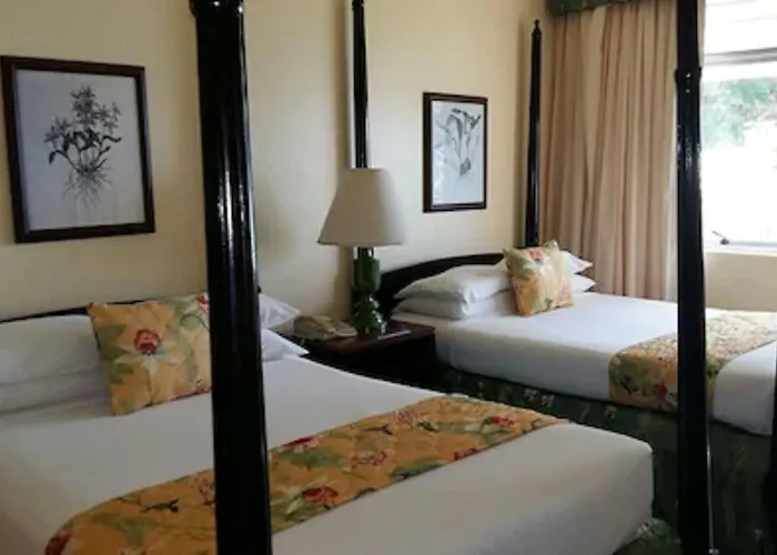 Shaw Park & Hotel Ocho Rios