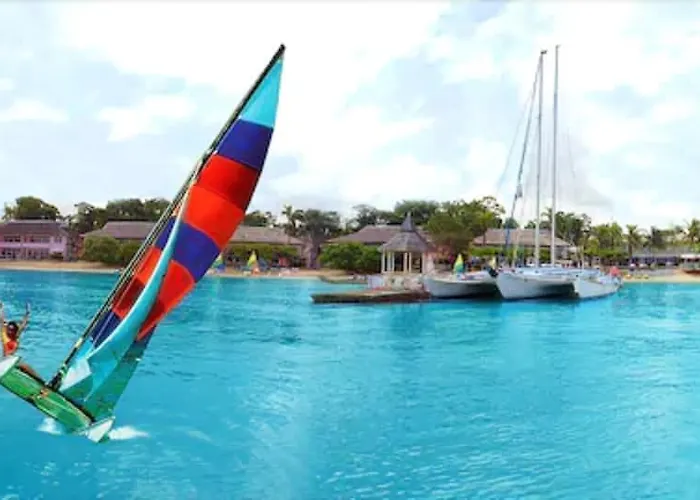 Shaw Park & Hotel Ocho Rios
