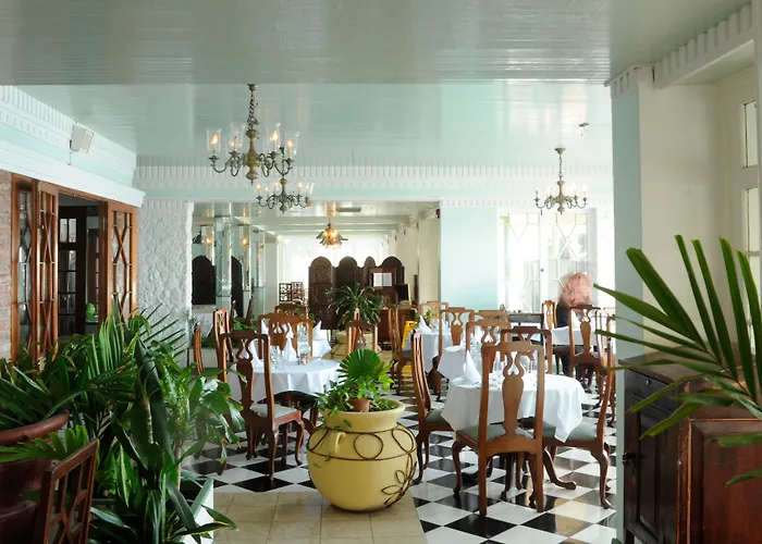 Hotel Shaw Park &