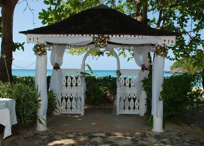 Shaw Park & 3* Ocho Rios