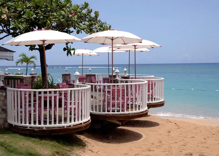 Shaw Park & Hotel