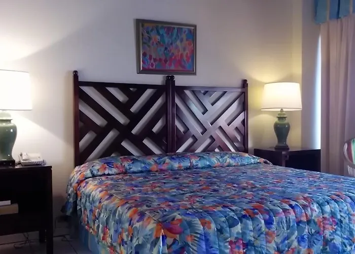 Hotel Shaw Park &